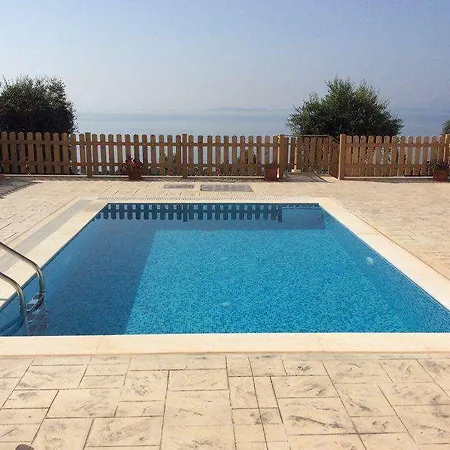 Alya Villa Barbáti